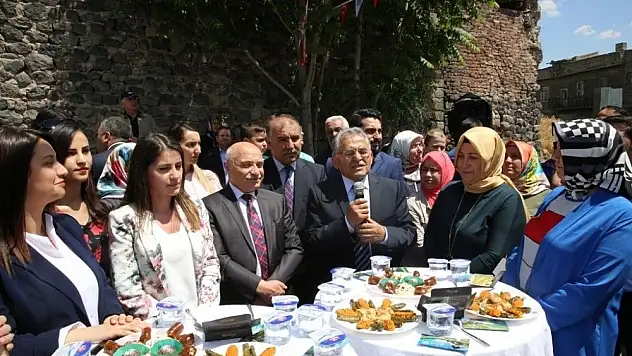 Melikgazi Belediyesi çölyaklı hastaların destekçisi
