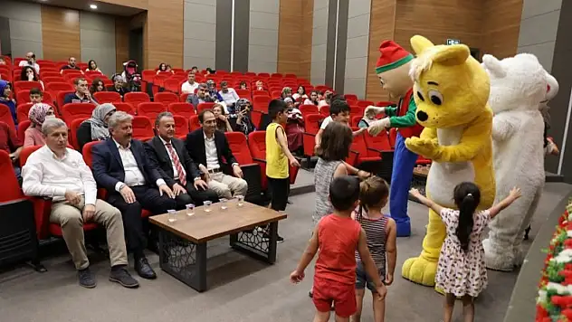 Melikgazi Belediyesi Diyabetli Çocuklara Sensörlü Şeker Ölçüm Cihazı Dağıttı
