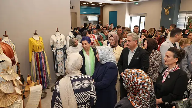 Melikgazi Belediyesi Gülük Sosyal Yaşam Merkezi'ni tanıttı