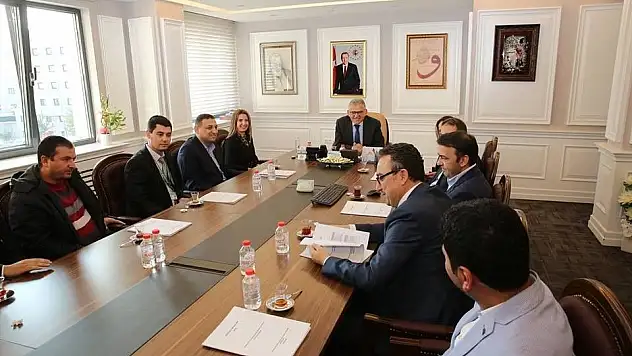 Melikgazi Belediyesi'nde deprem yönetmeliği toplantısı