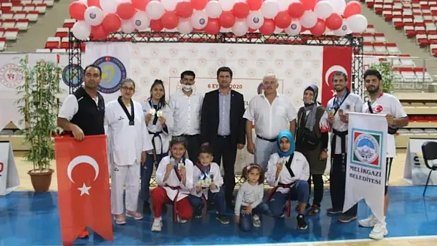 Melikgazi Belediyespor Türkiye Şampiyonu oldu