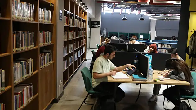 Melikgazi'de gençlerin vazgeçilmez adresi dolup taşıyor