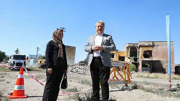 Tacettinveli'de 5 bina daha kaldırıldı