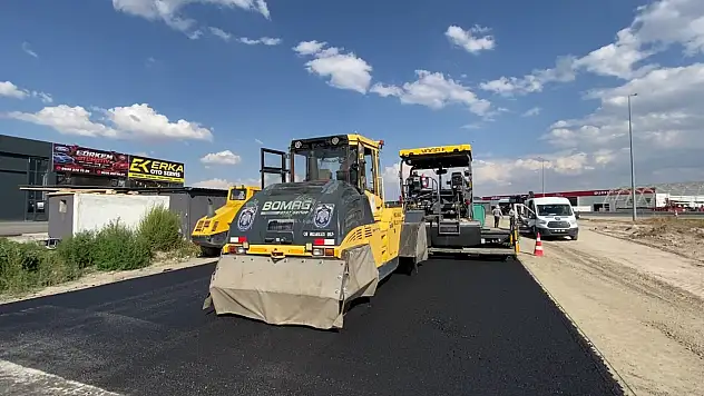 Melikgazi'de sanayi sitesine 2 kilometrelik sıcak asfalt yatırımı