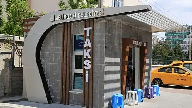 Melikgazi'de taksi durakları inşaatları devam ediyor