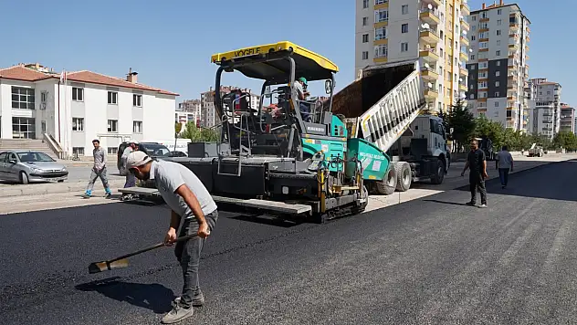 Melikgazi'de yollar yenileniyor