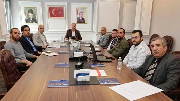 Melikgazi'deki türbeler için yeni adım! Palancıoğlu ile Vakıflar görüştü