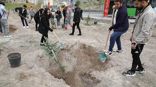 Melikgazi'nin toprağına umut dikildi