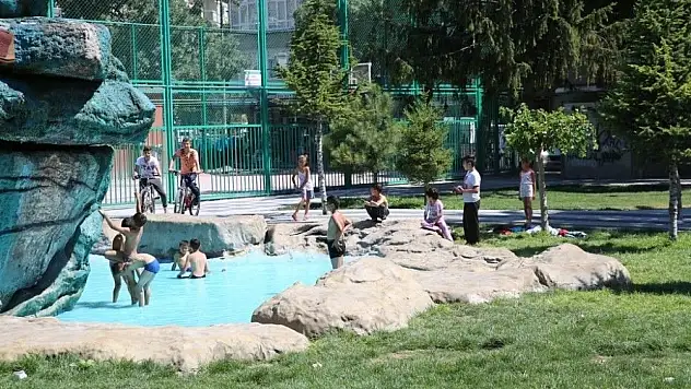 Melikgazi park havuzlarında yüzmek yasak
