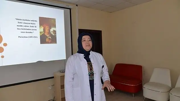 Melikgazi Sağlık Seminerlerinde bilinçli ilaç kullanımı konuşuldu