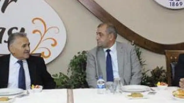 MELİKGAZİ TEŞKİLATI, YEMEKTE BİR ARAYA GELDİ