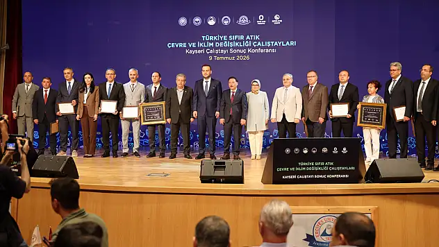 Melikgazi'ye teşekkür plaketi