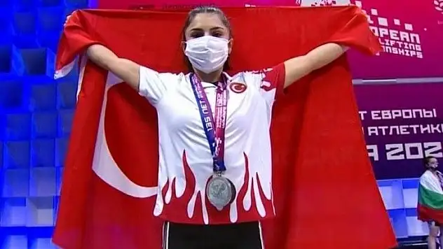 Melisa Güneş ile gururlandık