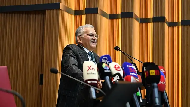 Memduh Büyükkılıç ilk 3'e girdi!