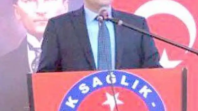MEMUR-SEN'DE YAPRAK DÖKÜMÜ BAŞLADI