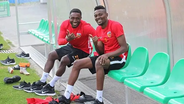 Mensah ve Dja ikilisi formayı kaptı