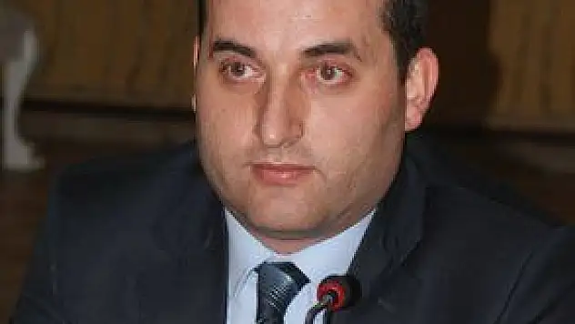 'MESLEK ÖRGÜTLERİ KUŞATILMIŞ'
