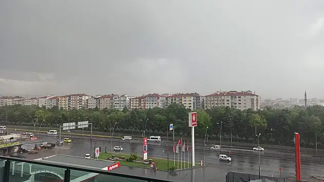 Meteoroloji uyarmıştı! Aniden bastırdı...