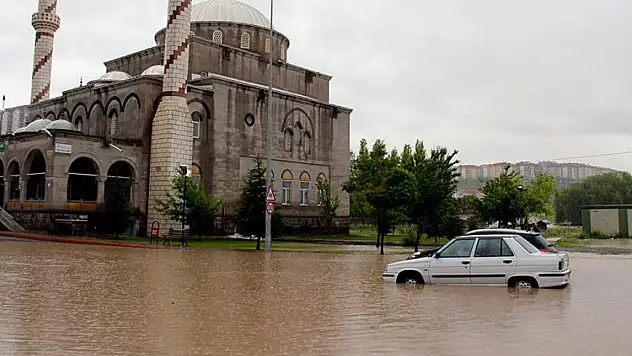 Meteorolojiden kritik uyarı: Kuvvetli sağanak ve hortum riski kapıda