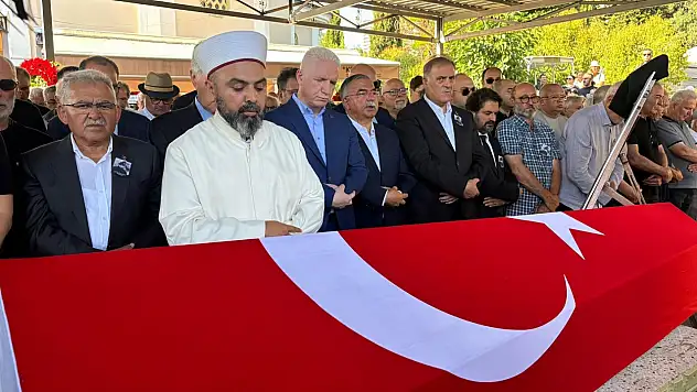 Metin Sözen son yolculuğuna uğurlandı