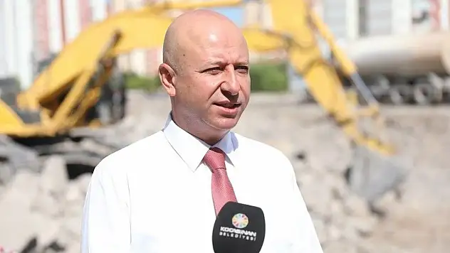 Mevlana Mahallesinde çevre düzenleme çalışmaları devam ediyor
