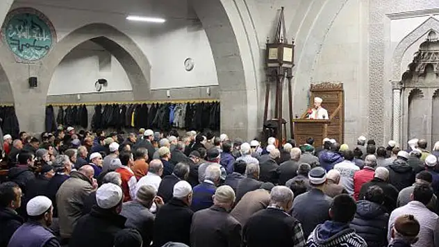 Mevlid Kandili'nde hangi dualar okunur ve nasıl ibadet edilir?