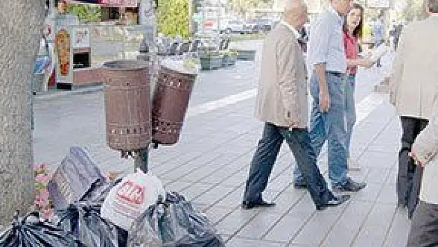 MEYDAN'DAKİ ÇÖP BAŞKANI KIZDIRDI