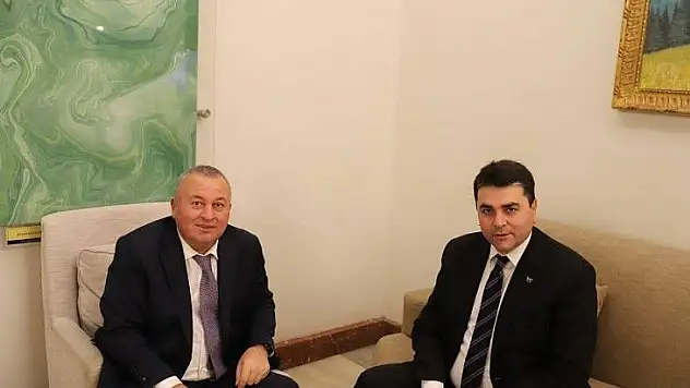 MHP'den ihraç edilen vekil Demokrat Parti'ye mi geçiyor?