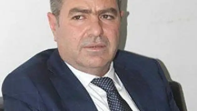 MHP ESKİ MİLLETVEKİLİ KORKMAZ, ÜMİT ÖZDAĞ'IN TOPLANTISINA KATILANLARA TEPKİ GÖSTERDİ