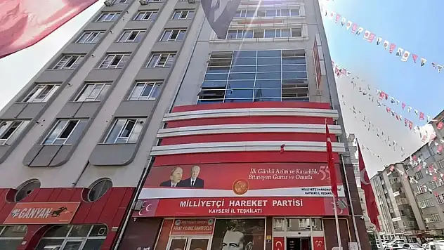 MHP Kayseri'de kongre mesaisi sürüyor! Bugün 2 ilçede seçim var