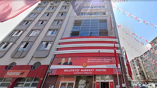 MHP Kayseri'de oraya sihirbaz götürdü! Bakın ne yaptılar?