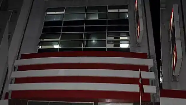 MHP Kayseri İl binasının ışıklarını akşam kim, neden yaktı?