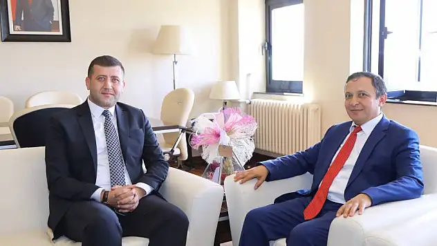 MHP Kayseri Milletvekili Ersoy, ERÜ Rektörü Çalış'ı Ziyaret Etti