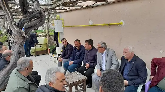 MHP'li Başkan kına yaktı