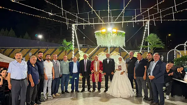 MHP'li eski Başkanın mutlu günü! Protokol bu düğünde buluştu