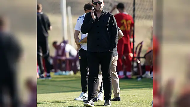 MHP'li vekil dün dışarıda tek başına bugün de sahada bakın kimlerle Kayserispor mesajı verdi