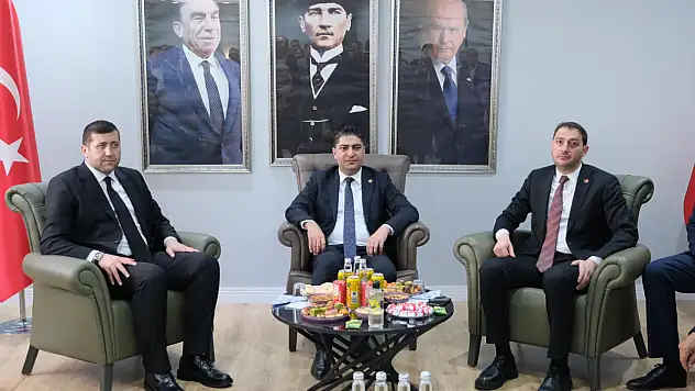 MHP'liler bayramlaştı