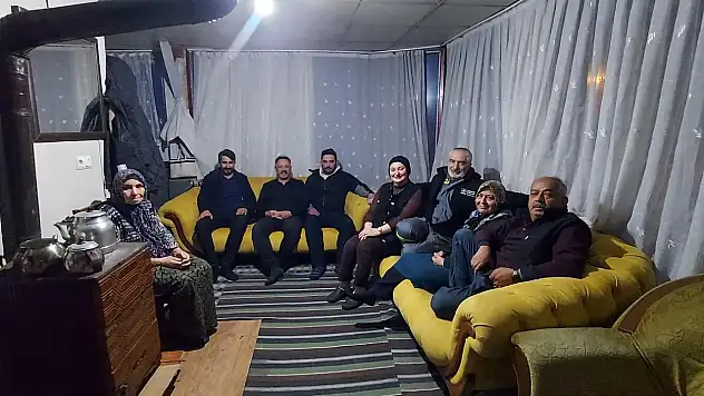 MHP'liler Kayseri'de ev ev dolaşıp vatandaşa ne diyor!