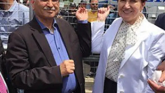 MHP'LİLERİN BEKLEYİŞİ SÜRÜYOR