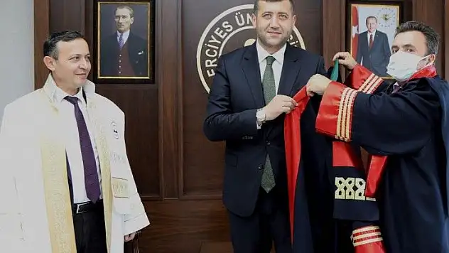 MHP Milletvekili Ersoy 'Hukuk diploması' aldı! Sırada sağlık var...