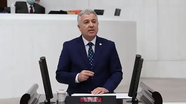 Milletvekili Arık: Genel Başkanlarından zılgıtı yediler, hop oturup hop kalkıyorlar!