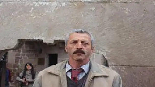MİMAR SİNAN SEVGİSİYLE GÖNÜLLÜ MÜZE SORUMLUSU OLDU