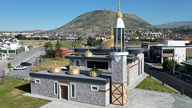 Mimarisi ile dikkat çeken o cami ibadete açılıyor