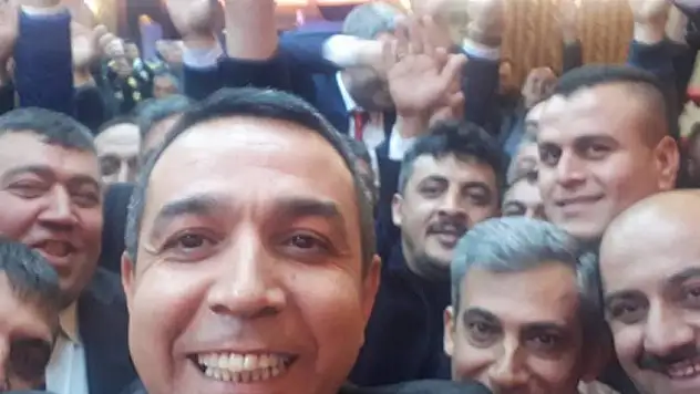 Minibüsçüler ve Servisçiler Odası'nda yeniden Ay  Başkan oldu