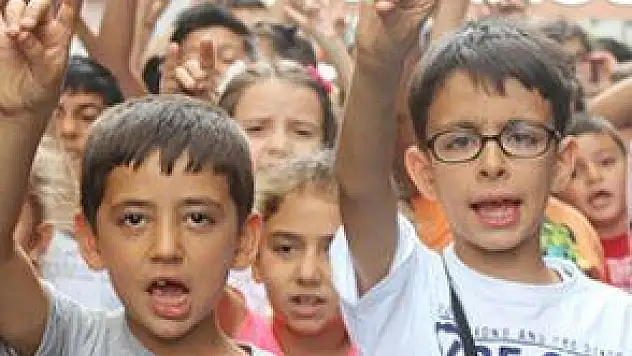 MİNİKLERDEN 'TERÖR' EYLEMİ