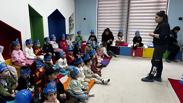 Kayseri'de çocuklara polisliği sevdiren etkinlik