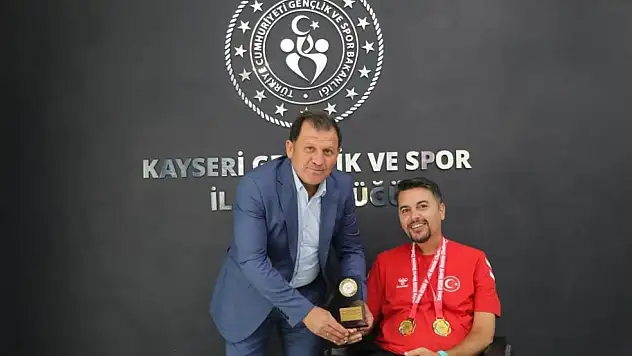 Mısır'da Kayseri rüzgârı! Öner Bozbıyık şampiyon oldu