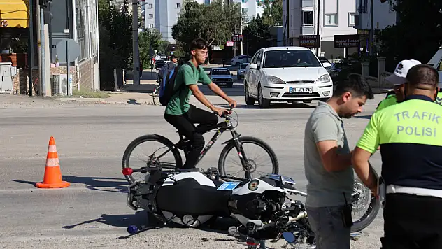 Motosikletli trafik polisi ihbara giderken kaza geçirdi!