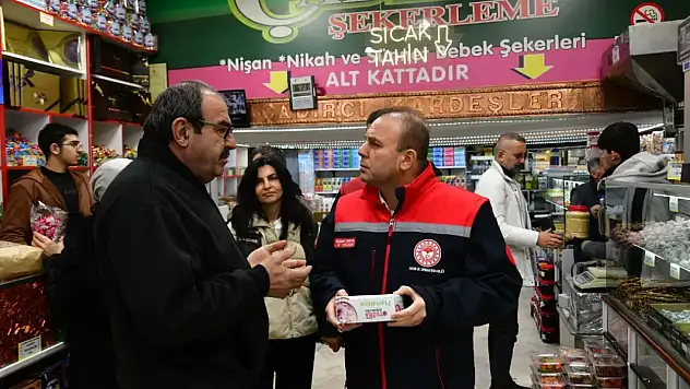 Müdür ürünleri tek tek inceledi