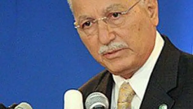 MUHALEFETİN ADAYI İHSANOĞLU